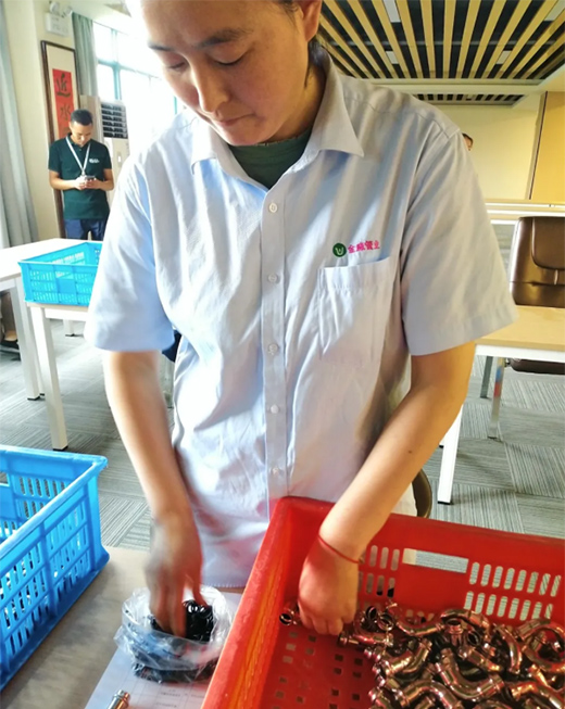 巧學(xué)善思煉精藝 沉著冷靜創(chuàng)佳績 金威管業(yè)技能大比武