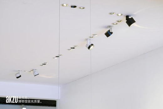 Ҿ֮(chung)콹cĽcKThe Pole˗Uϵ