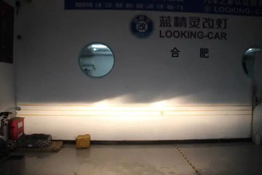 使用輕客福特全順也改燈 鹵素?zé)羯?jí)LED大燈更安全更舒適